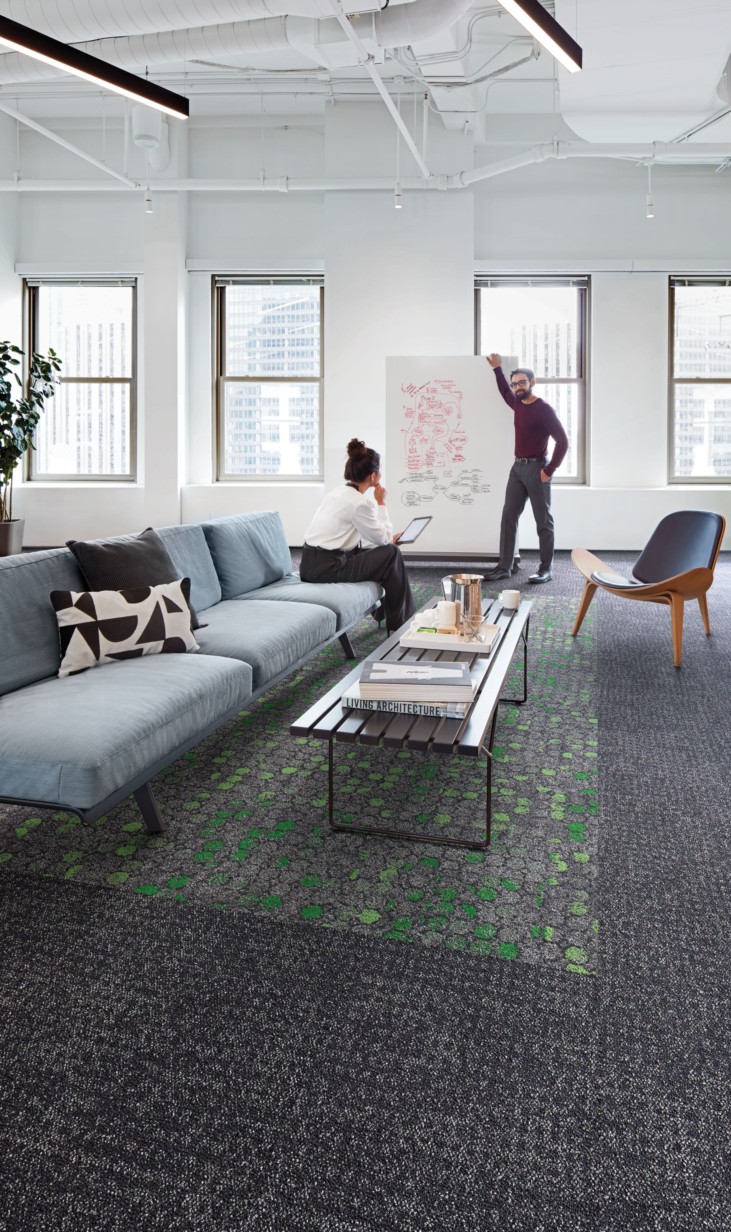 Interface Broome Street and Wheler Street in open office area with people imagen número 5